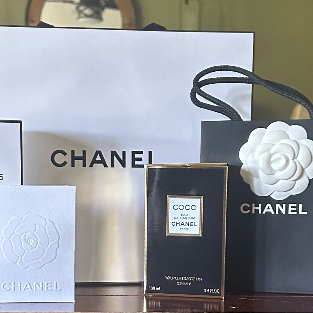 CHANEL Black and White Packaging